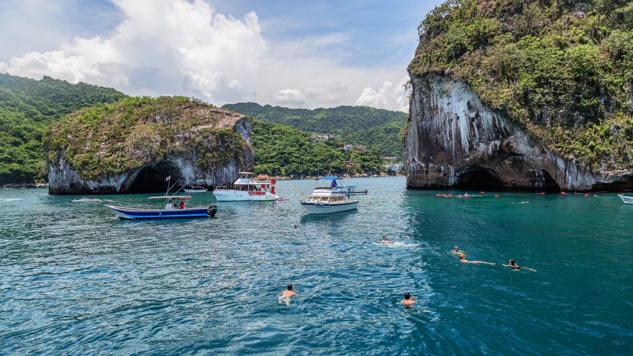 Los Arcos - Formación rocosa para snorkel en yate desde Puerto Vallarta