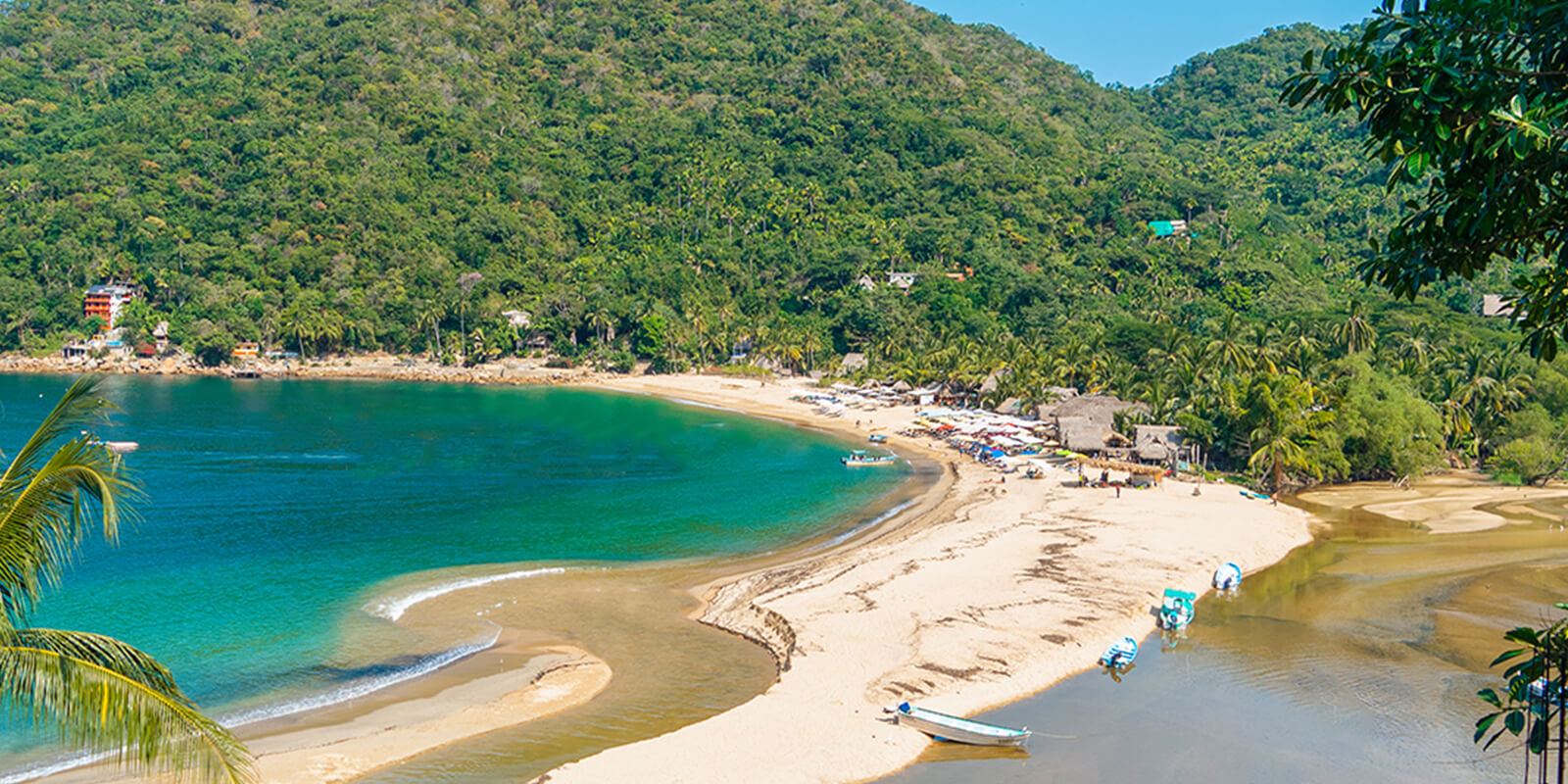 Yelapa - Destino náutico exclusivo en Puerto Vallarta para charter de yates